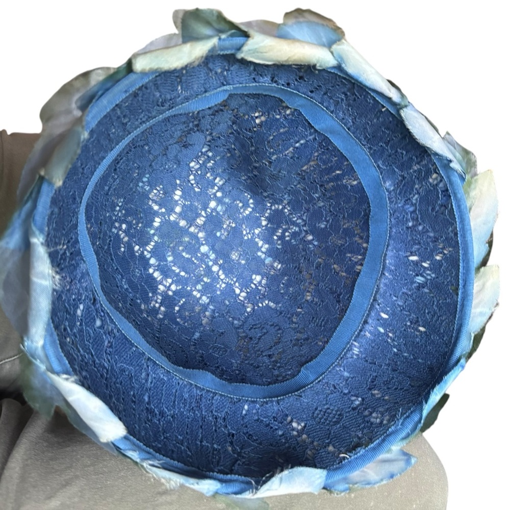 1950s Flower Petal Bucket Hat - Picture 6 of 6